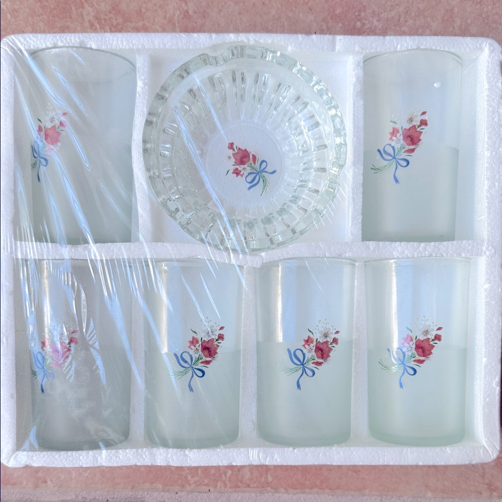 Set of 7 VINTAGE COLLECTIBLE FROSTED Glassware with Ashtray